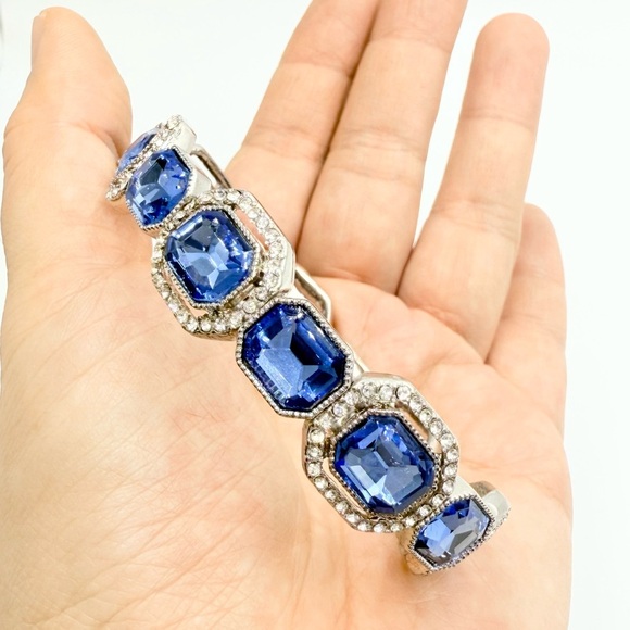 Monet Blue Czech Glass Silver Tone Necklace Bracelet Earrings Set - Picture 5 of 11